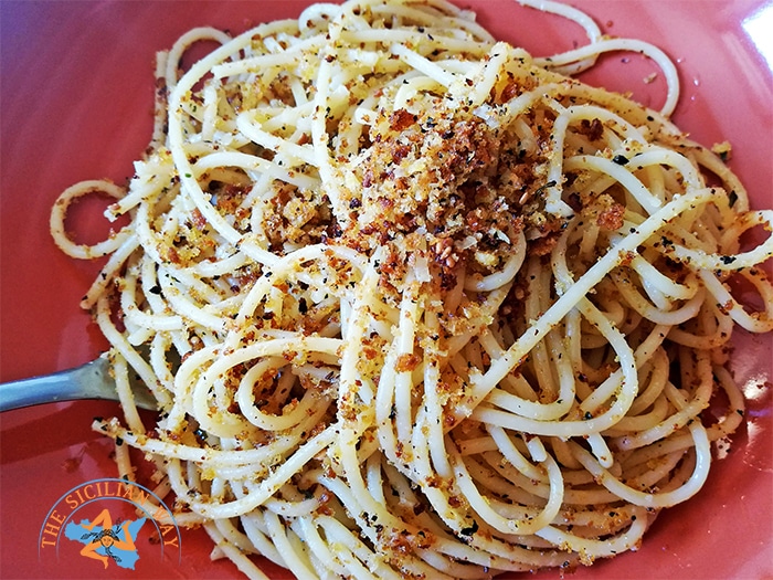 Ricetta: Spaghetti con la mollica (pasta ca' muddica atturrata)